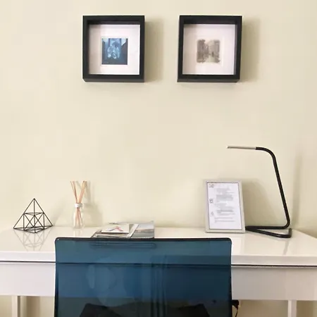 Aristotelis Cozy And Playful At Forum Apartment