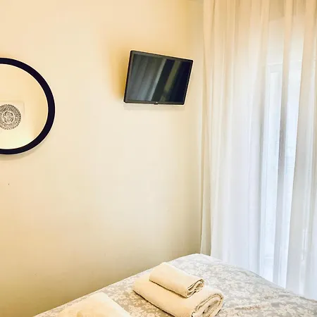 Aristotelis Cozy And Playful At Forum *